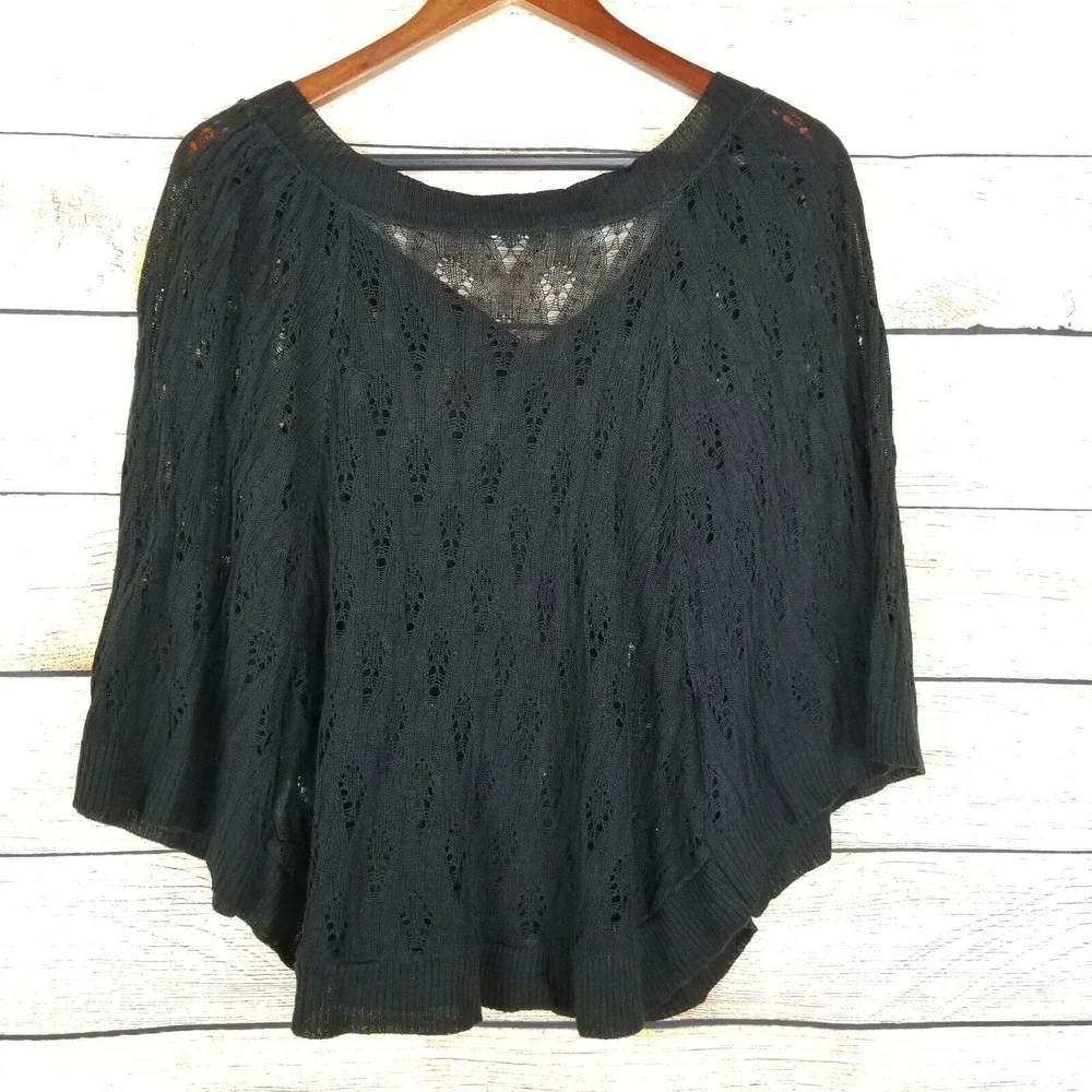 Maurices Womens Size M‎ Black Open Knit Teardrop Poncho Style Cover Top Casual